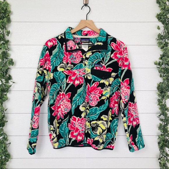 Patagonia Tops - Patagonia Synchilla Floral Fleece Pullover Small